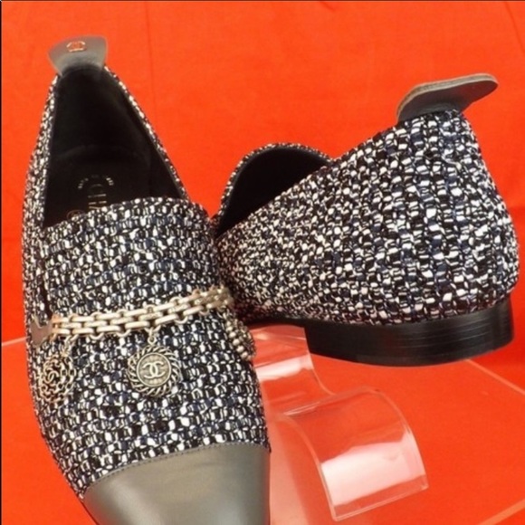 Chanel charm loafers - Picture 6 of 9